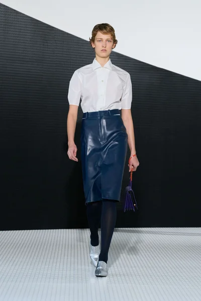 Look 28